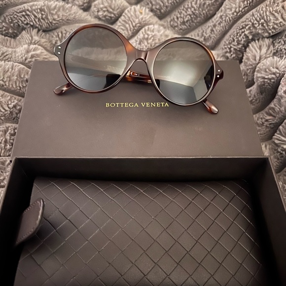 Bottega Veneta sunglasses comes in new box with nice...